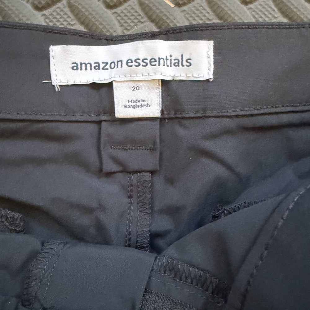 Amazon Essentials Black Flat Front Casual Shorts … - image 2